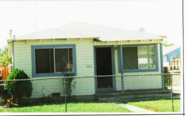 Building Photo - 207 S Sunset Ave