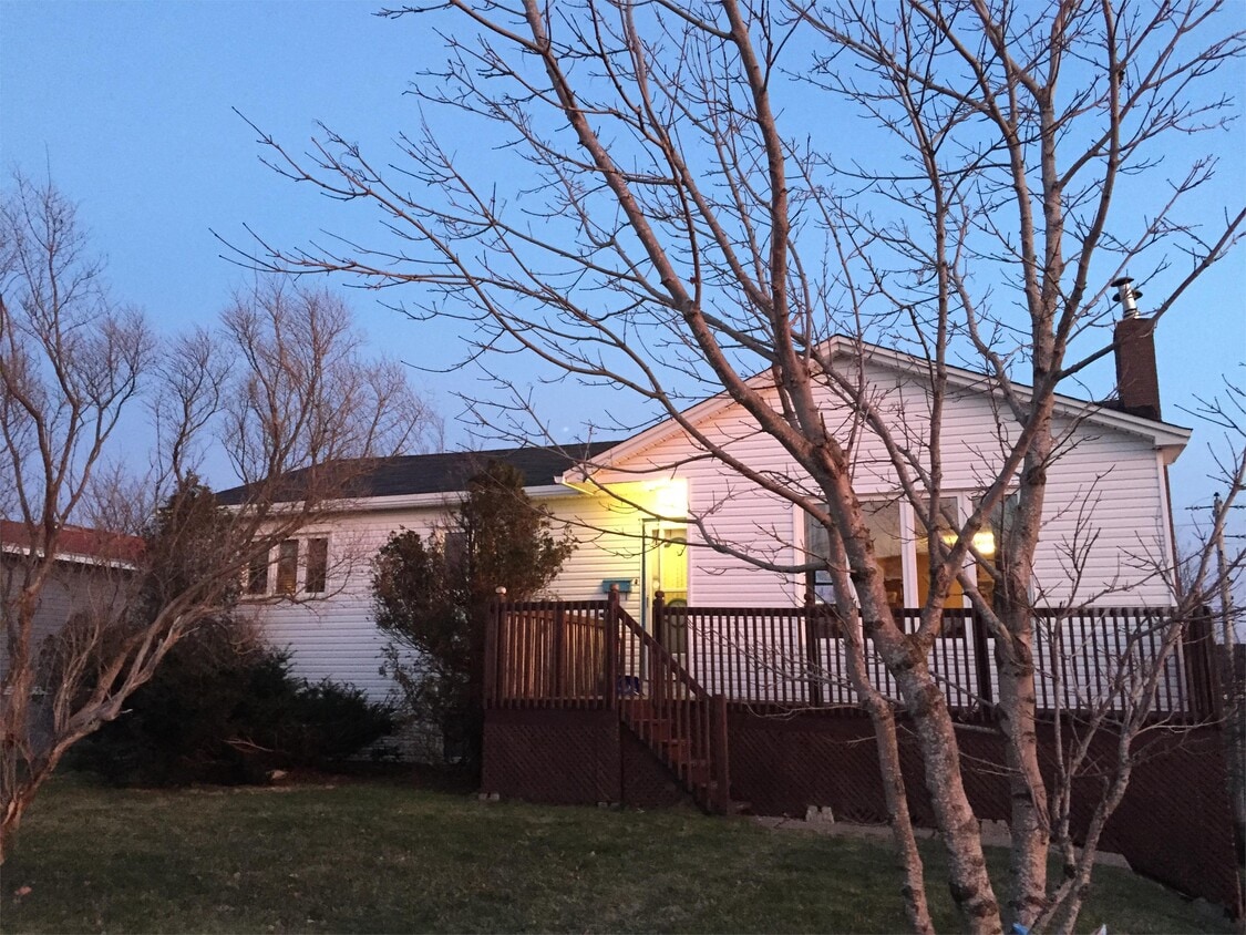 Photo principale - 121 Canada Dr