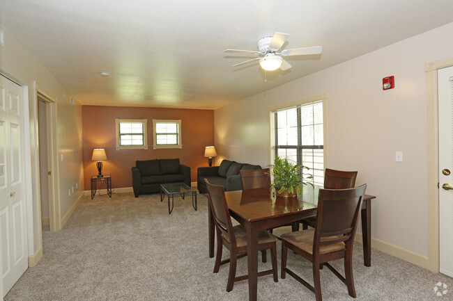 2BR, 2BA - Dining Room - Smith Apartments @ 604 W. Stoughton