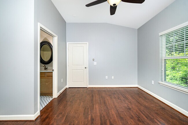 Foto del edificio - 4505 Old Battleground Rd