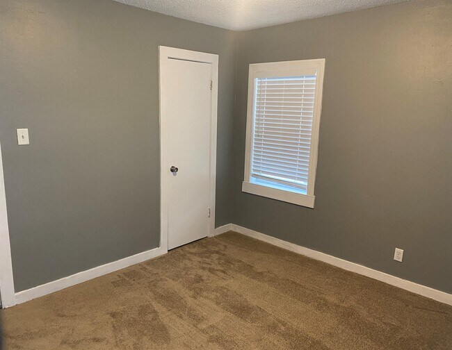 Foto del edificio - 3932 Brookmont Dr