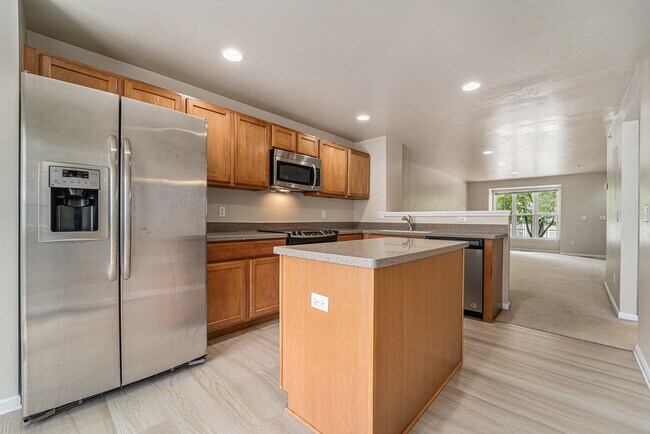 Building Photo - 27889 Hopkins Dr