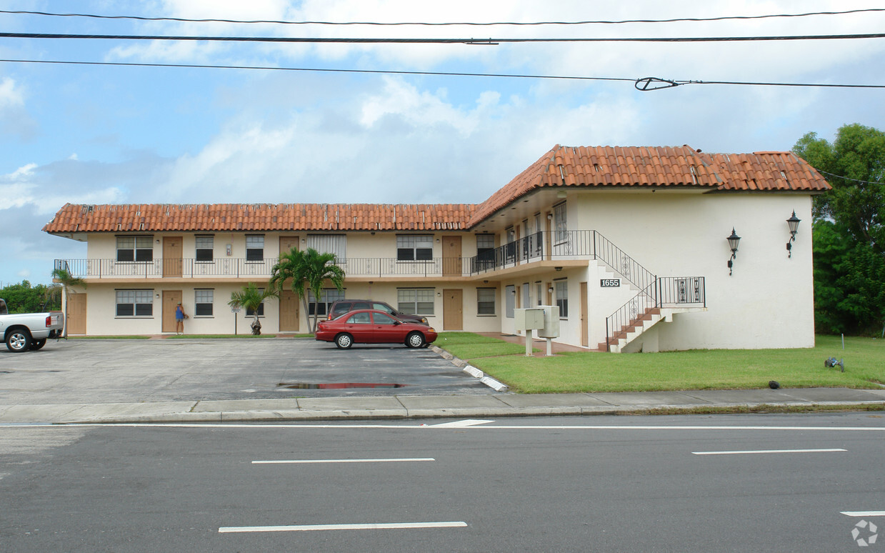 Primary Photo - 1655 Florida Mango Rd