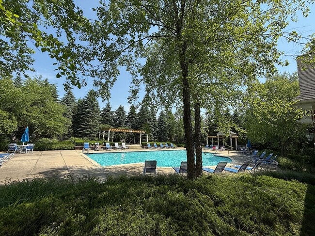 Building Photo - 14201 Chesapeake Cir
