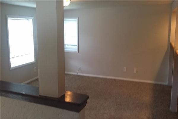 Building Photo - Upper Duplex