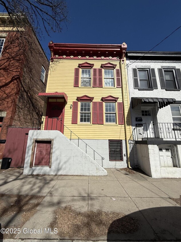 Foto principal - 103 Ferry St