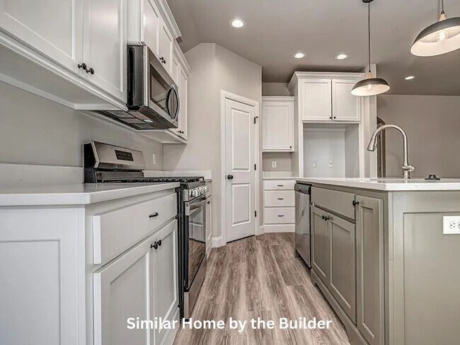 Foto del edificio - Brand-New 4-Bed Mustang Home w/ 2-Car Garage!