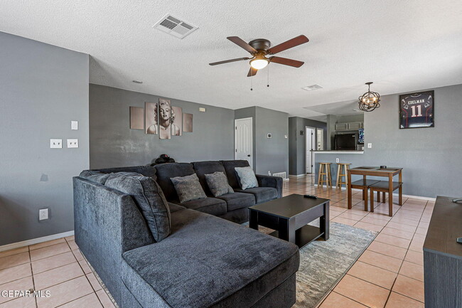 Building Photo - 12340 Tierra Humeda Dr