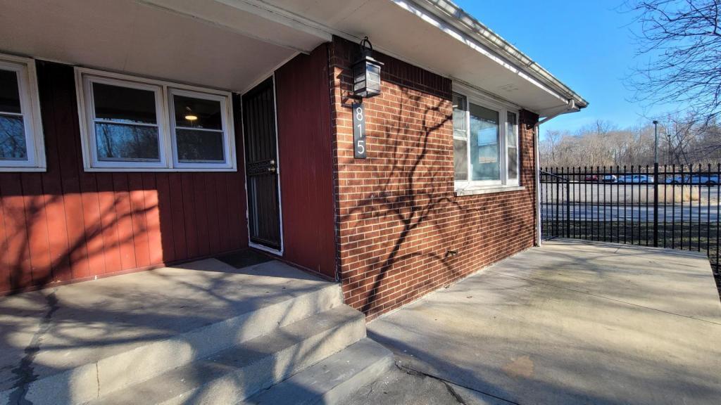 815 S Hamilton St, Gary, IN 46403 Townhome Rentals in Gary IN