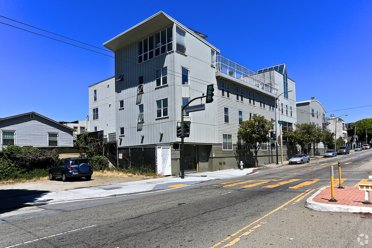 Primary Photo - Good Samaritan Family Apts