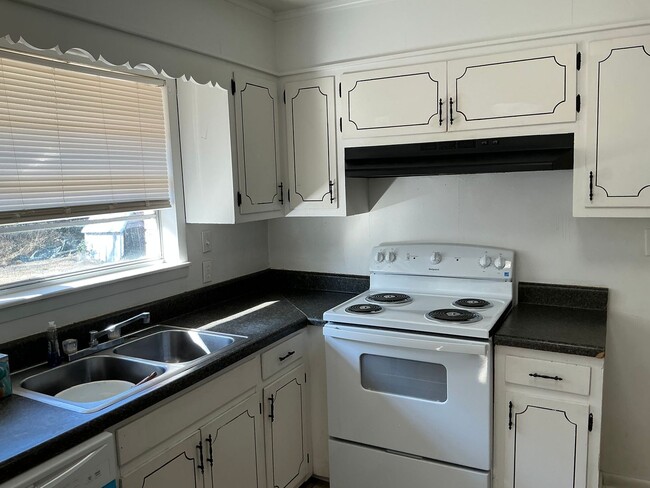 Building Photo - 5217 Owens Rd