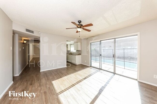 Foto del edificio - 13807 N 52nd Ave