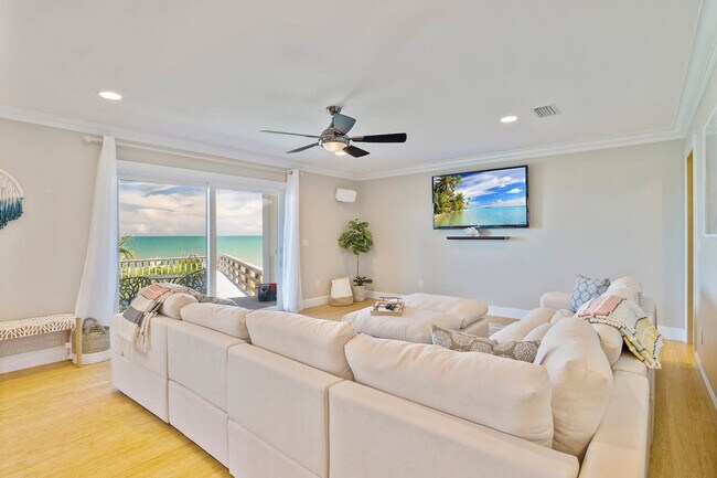 Foto del edificio - 3445 N Ocean Shore Blvd