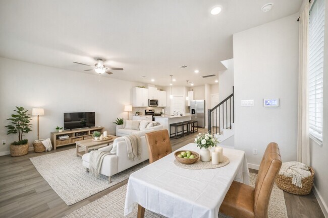 Foto del edificio - 14834 Slow River Ave