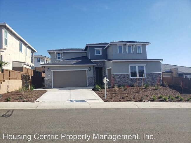 Building Photo - 4 br, 3.5 bath House - 8067 Grant Dr