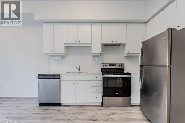 Building Photo - 251 Northfield Dr E