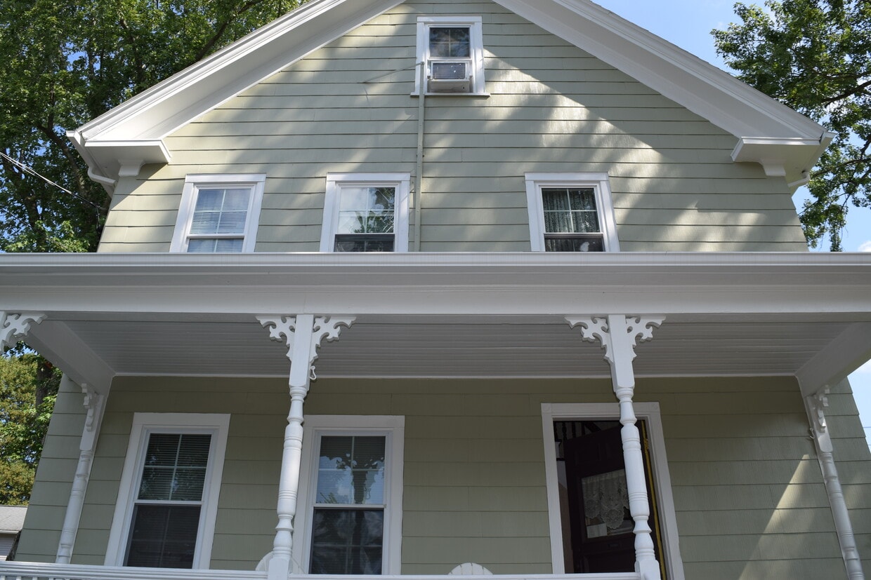 64 Reynolds Street Unit 3rd Floor, East Greenwich, RI 02818 Apartments in East Greenwich, RI