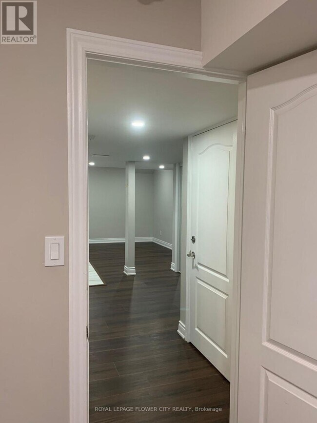 Building Photo - 62 Hardgate Crescent