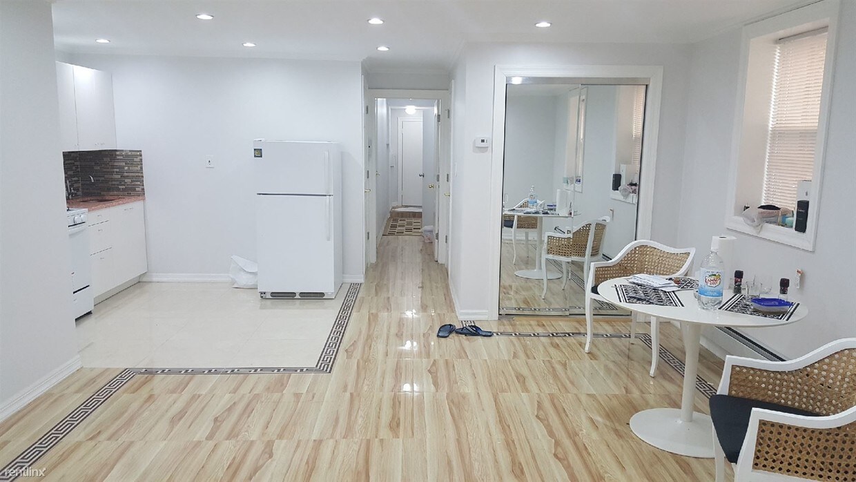 Foto principal - 139-50 85th Dr