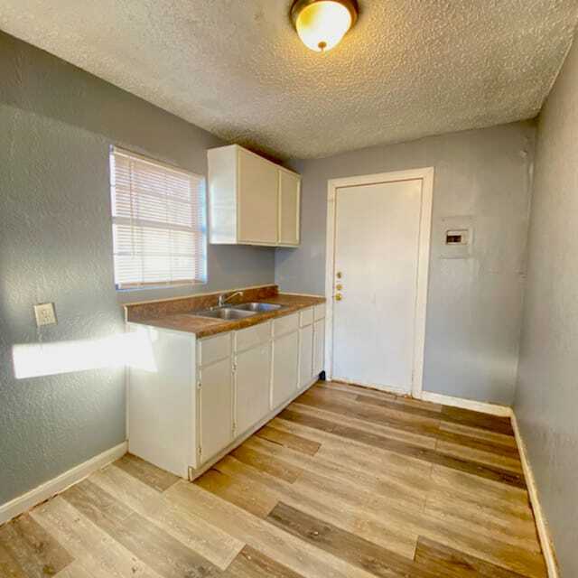 Foto del edificio - 806 N Detroit Ave