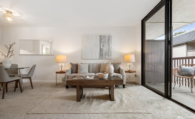 Foto del edificio - 6346 Shelter Creek Ln