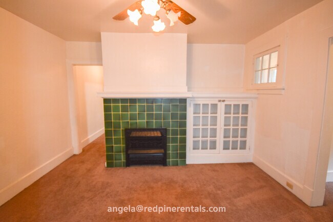 Comedor - 1832 Crafton Blvd