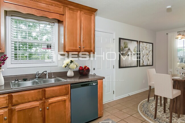 Foto del edificio - 18347 Upland Trail