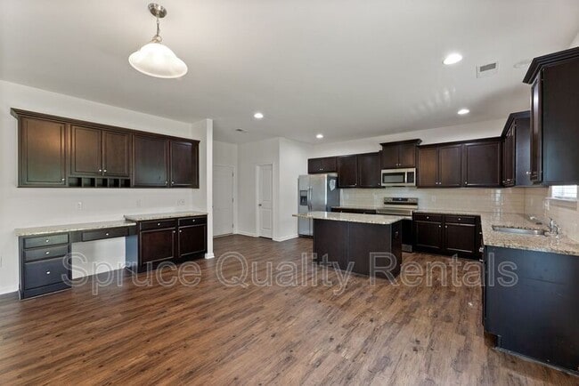 Building Photo - 141 Preakness Farm Dr