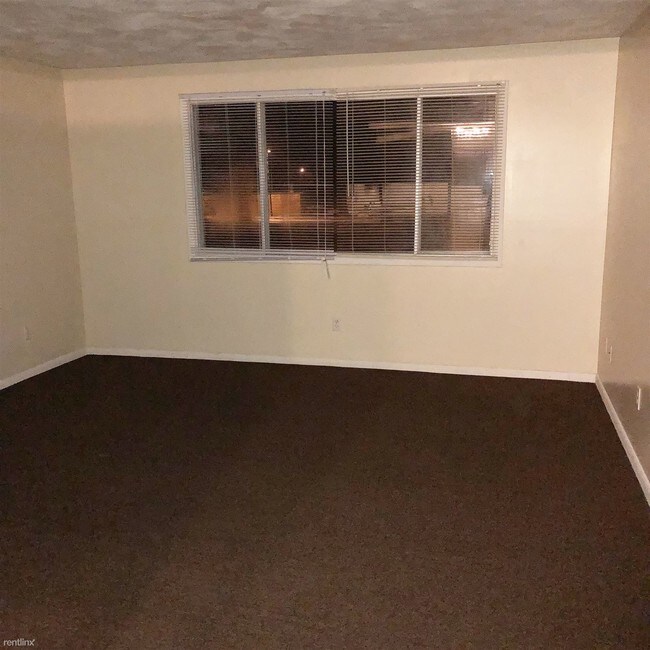 409 E Woodlawn Ave Unit Apt 3, Hastings, MI 49058 Condo for Rent in
