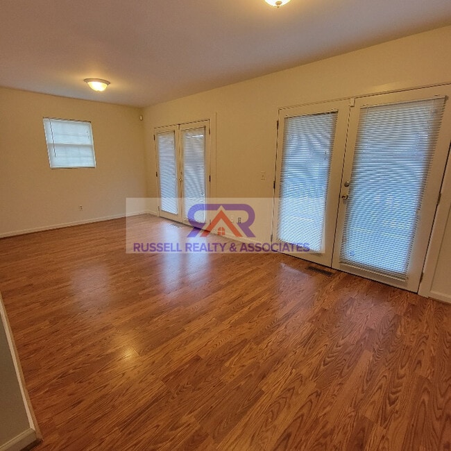 Building Photo - 1745 15th Ave S