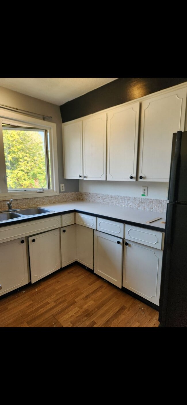 Photo du bâtiment - 3116 112 Av NW