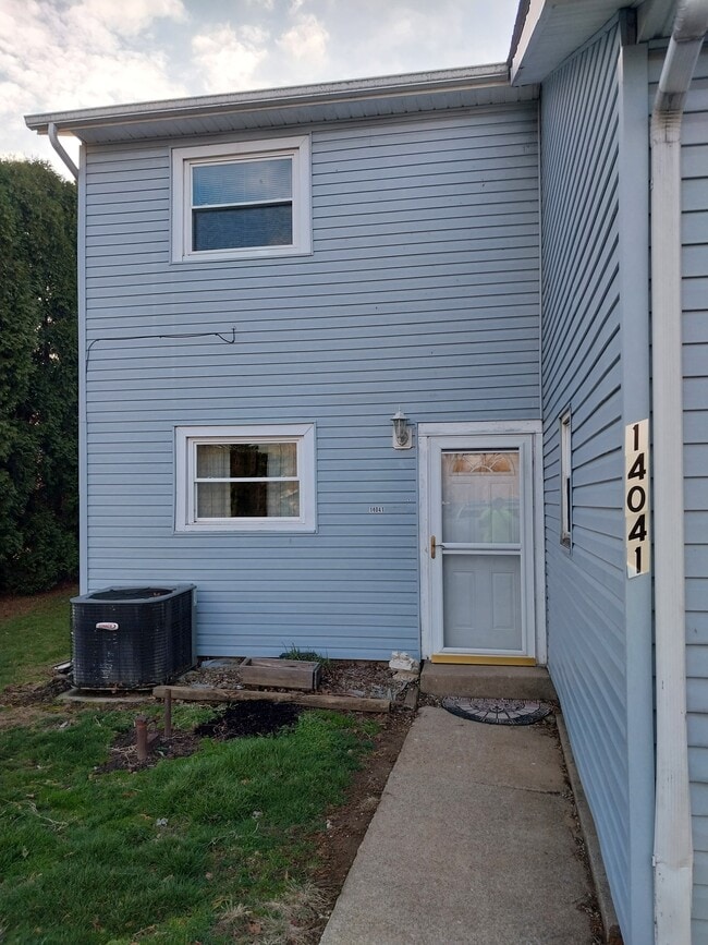 Building Photo - 14041 Ravenna Ave NE