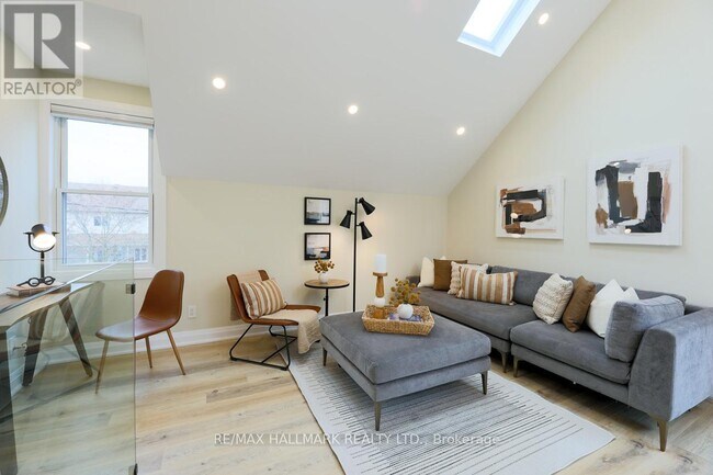 Photo du bâtiment - 6 Luttrell Ave