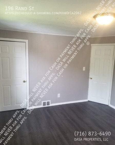 Foto del edificio - 196 Rand - 3 Bed / 1 Bath