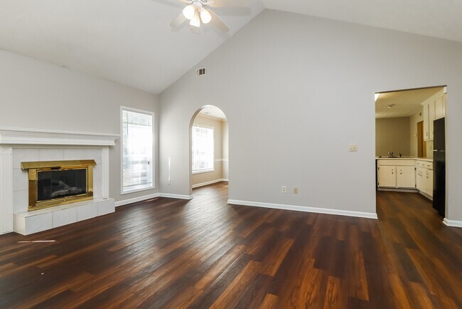 Building Photo - Charming Single-Story Covington Home
