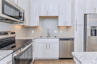 Building Photo - 3030 Greenbusch Rd