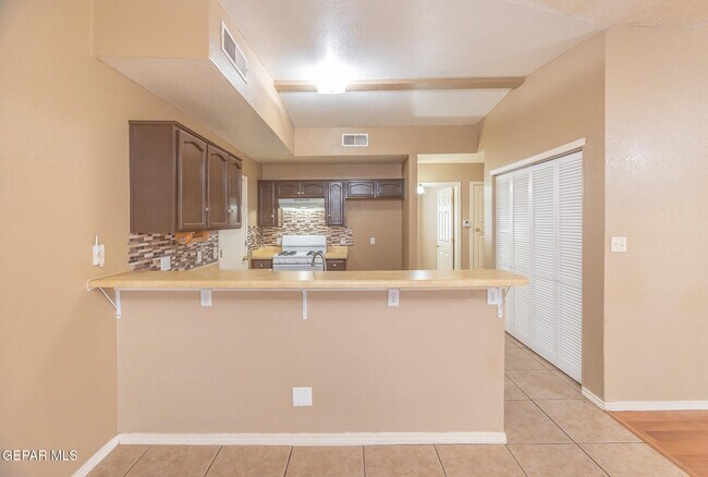 Building Photo - 449 Valle Calido Dr