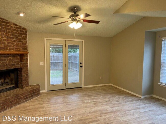 Building Photo - 2 br, 2 bath House - 2101 S. Robinson