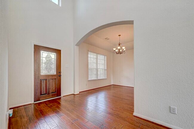 Foto del edificio - 11 Sagamore Ridge Pl