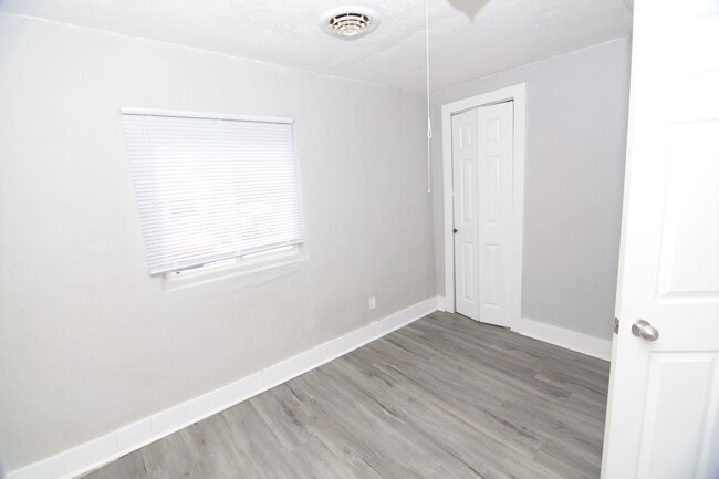 Building Photo - Charming 1-Bedroom and Pet-Friendly HOME w...
