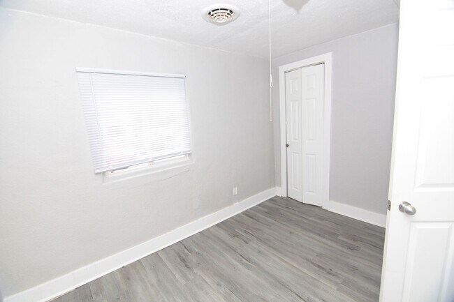 Foto del edificio - Charming 1-Bedroom and Pet-Friendly HOME w...