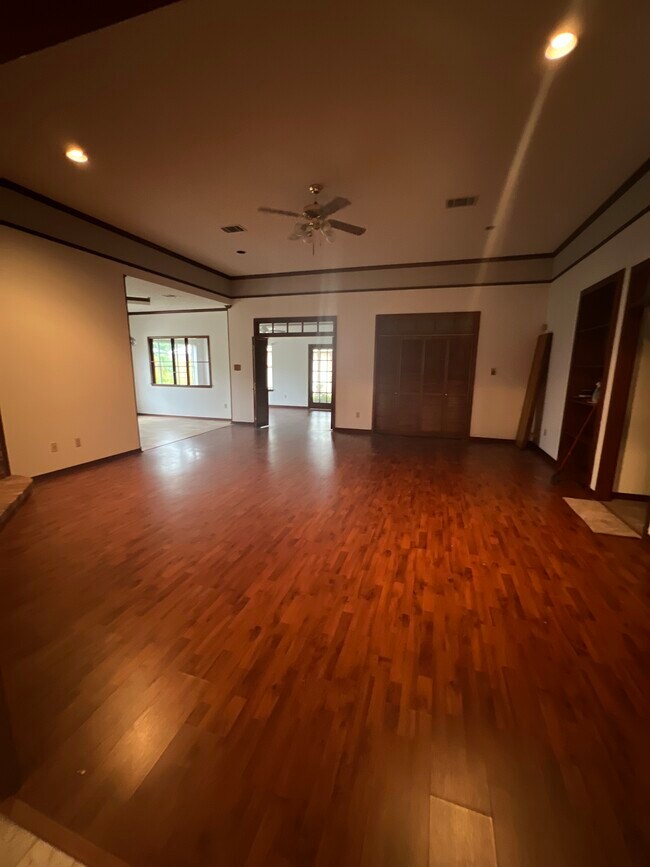 Foto del edificio - 155 Villere Dr