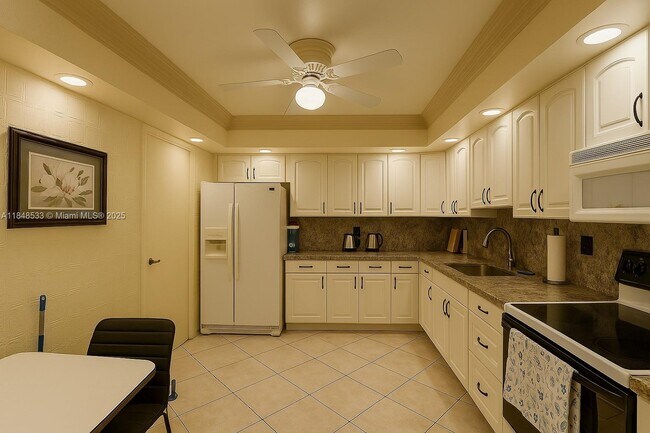 Building Photo - 2030 S Ocean Dr