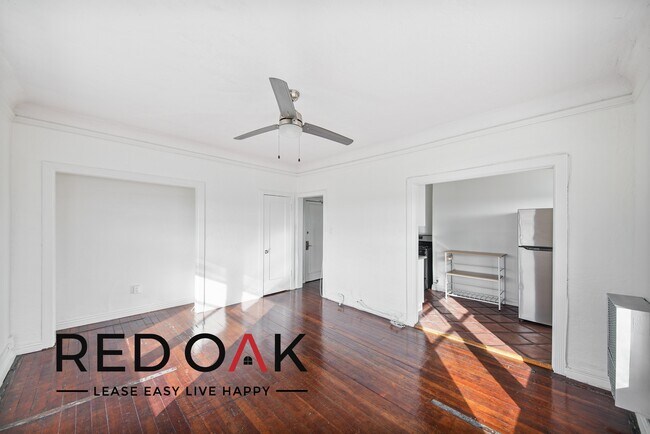 Foto del edificio - ~1 Month FREE~ Lovely, Spacious One Bedroo...