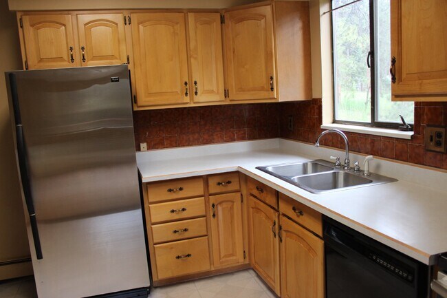 Building Photo - Charming Home on 1.5 acres in Conifer!!