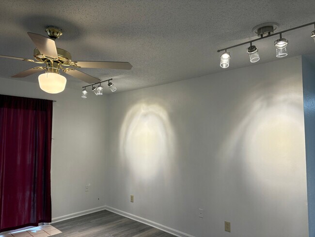 Foto del edificio - 232 Hilda St