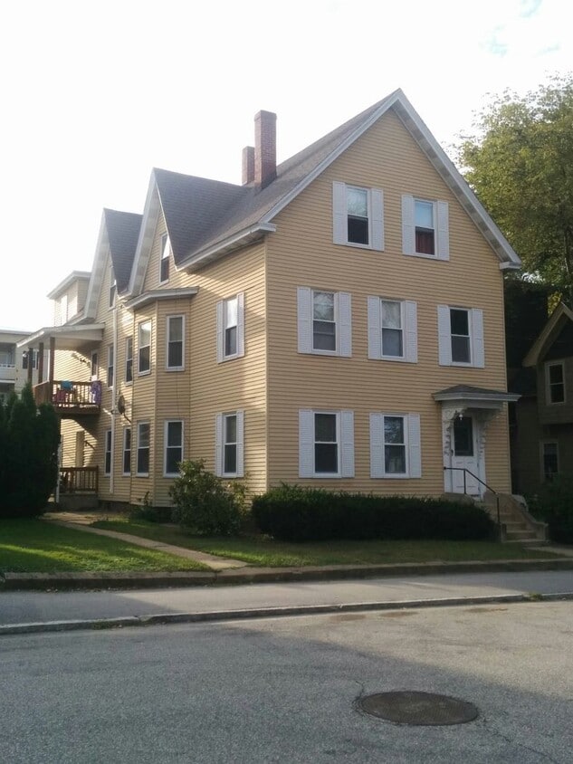 Primary Photo - 548 Cartier St