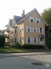 Building Photo - 548 Cartier St