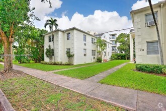 Building Photo - 27 Phoenetia Ave