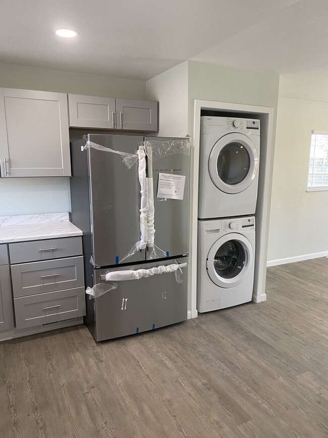 Building Photo - 12960 E 13th Pl